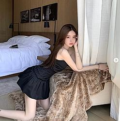 Click image for larger version

Name:	Hot-girl-sang-chanh-giu-dang-bang-loai-qua-bo-di-o-Viet-Nam-8-1709520264-475-width650height654.jpg
Views:	0
Size:	109.5 KB
ID:	2343832